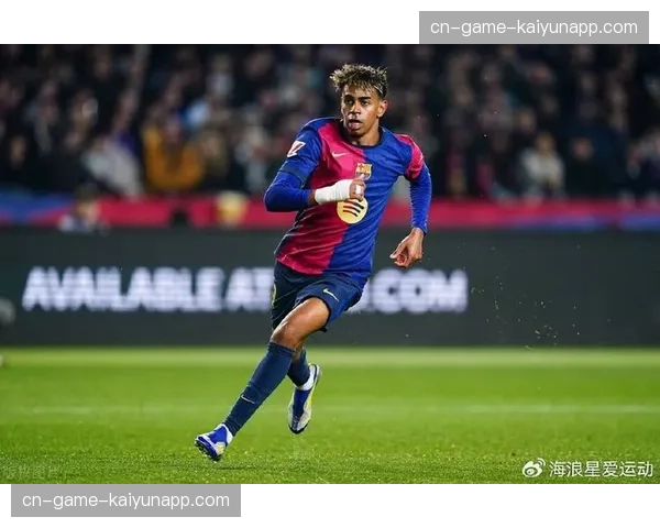 亚马尔角色进化：巴萨10号从边路爆点到前场自由人的战术价值提升