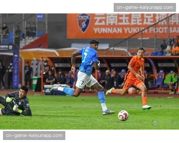 云南玉昆客场击败大连英博 奥斯卡两球奠定胜局